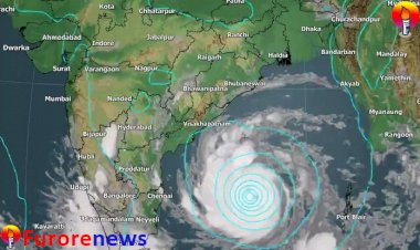 Amphan moving into a super storm . Warning of hurricane winds at high speed