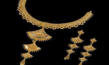 Gold cheaper by Rs 4,800, being sold at a discount despite fall in price
