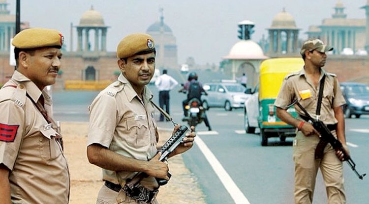 Delhi on high alert following terror threat; Intelligence agencies warn 4-5 terrorists sneaked from J&K on truck