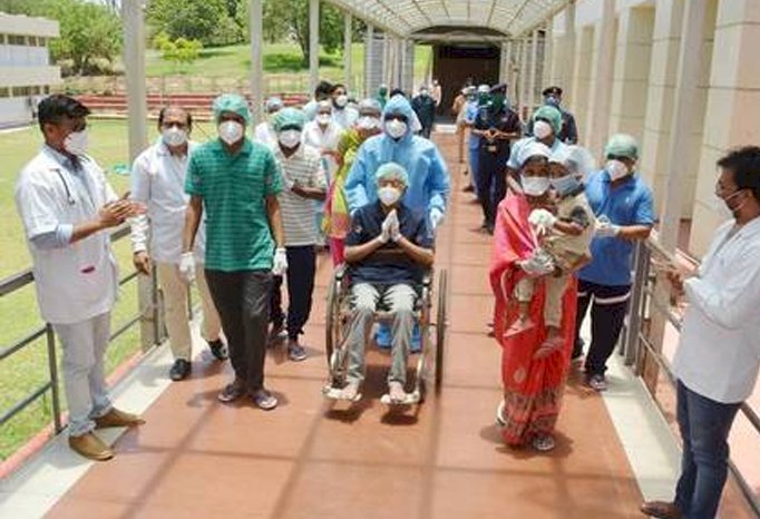 Coronal Affection in 3,827 People in One Day: Increased Discharge